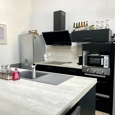 Dom wakacyjny Pleasant Townhouse With Free Parking