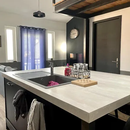Dom wakacyjny Pleasant Townhouse With Free Parking