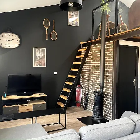 Dom wakacyjny Pleasant Townhouse With Free Parking *